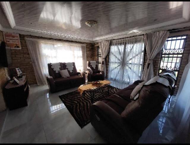 4 BEDROOM HOUSE FOR SALE IN UMGABABA